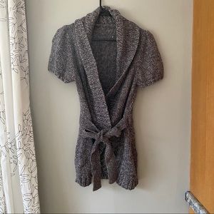 Sweater shawl with short sleeves and belt!